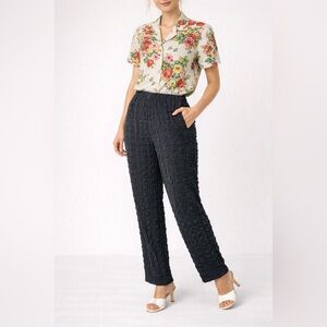 Zara Textured Charcoal Straight Leg Pants. 
Size 6 
Color black.
New with tag.